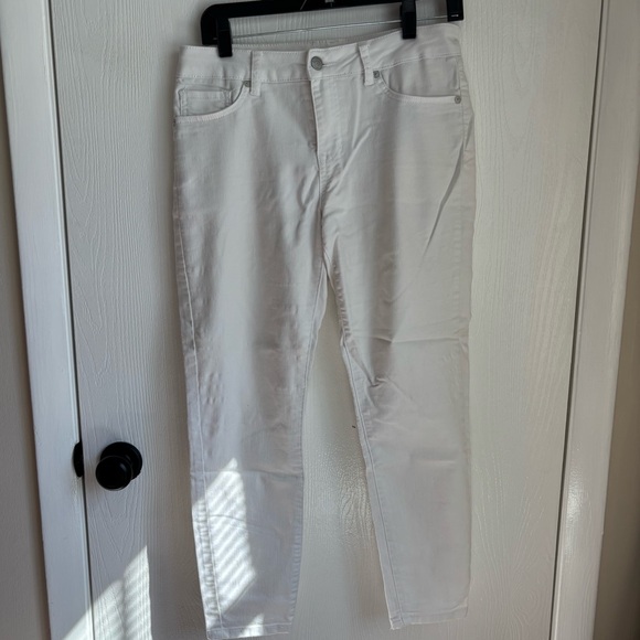 Artisan Ny Women's White Skinny Jeans - Picture 1 of 6